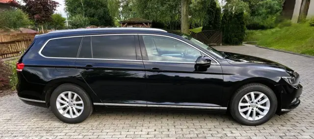 VOLKSWAGEN Passat Variant Ver-variant-2-0-tdi-scr-dsg-bluem-tech-comfortline
