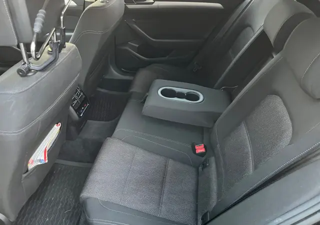 VOLKSWAGEN Passat Variant Ver-variant-2-0-tdi-scr-dsg-bluem-tech-comfortline