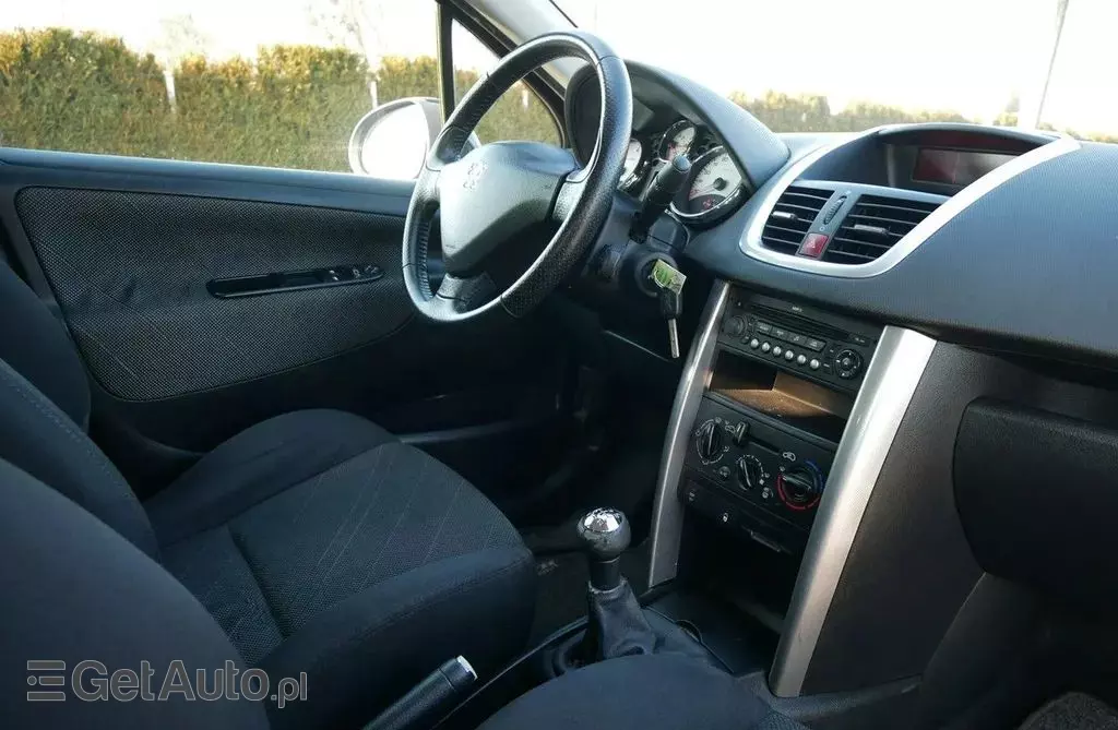 PEUGEOT 207 