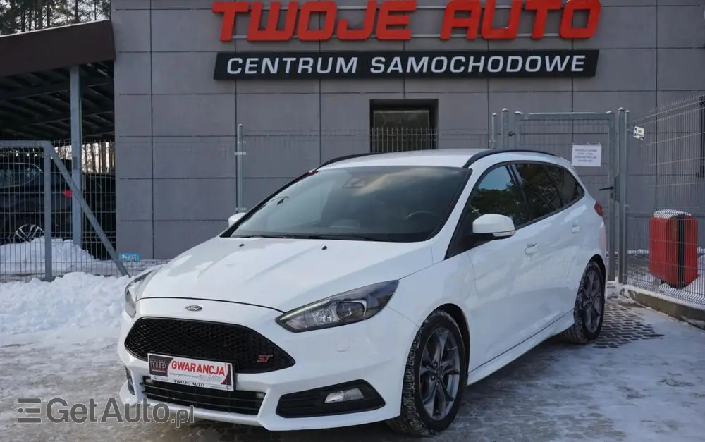 FORD Focus SW Ver-2-0-ecoboost-st-mit-leder--exclusiv--paket