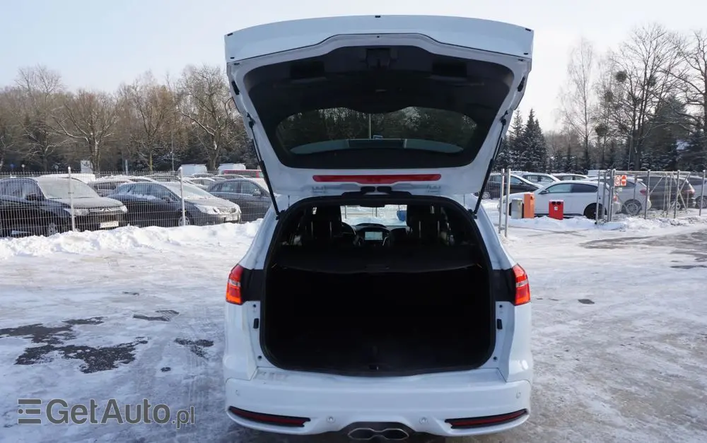 FORD Focus SW Ver-2-0-ecoboost-st-mit-leder--exclusiv--paket