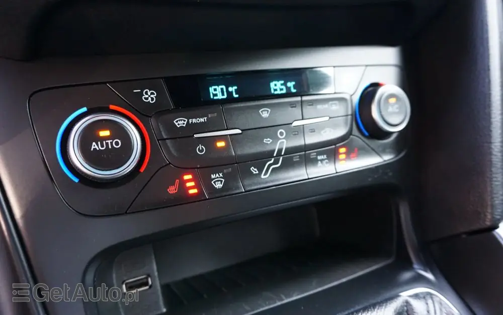 FORD Focus SW Ver-2-0-ecoboost-st-mit-leder--exclusiv--paket