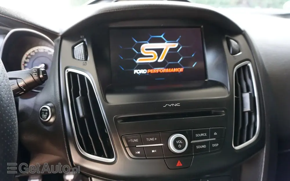 FORD Focus SW Ver-2-0-ecoboost-st-mit-leder--exclusiv--paket