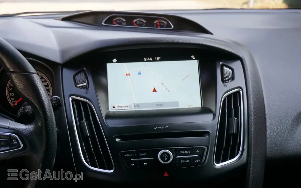 FORD Focus SW Ver-2-0-ecoboost-st-mit-leder--exclusiv--paket