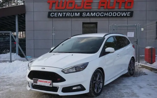 FORD Focus SW Ver-2-0-ecoboost-st-mit-leder--exclusiv--paket