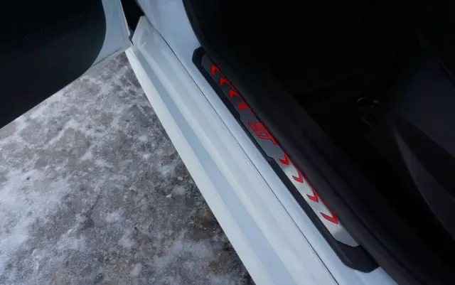 FORD Focus SW Ver-2-0-ecoboost-st-mit-leder--exclusiv--paket