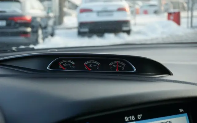 FORD Focus SW Ver-2-0-ecoboost-st-mit-leder--exclusiv--paket