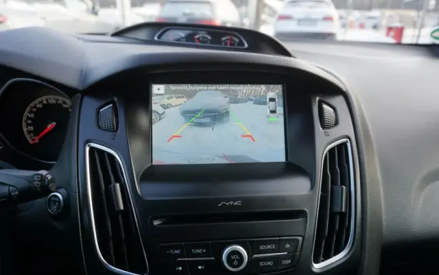 FORD Focus SW Ver-2-0-ecoboost-st-mit-leder--exclusiv--paket