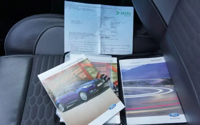 FORD Focus SW Ver-2-0-ecoboost-st-mit-leder--exclusiv--paket