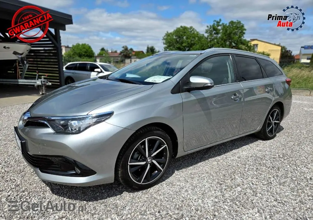 TOYOTA Auris 