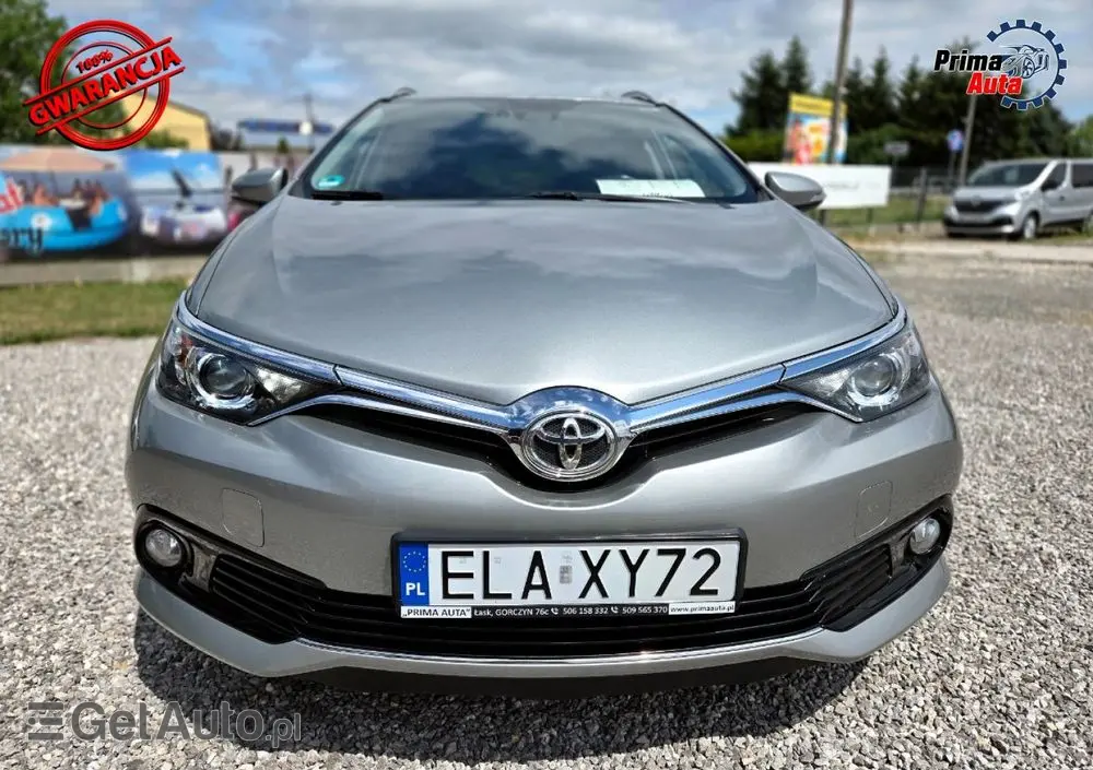 TOYOTA Auris 