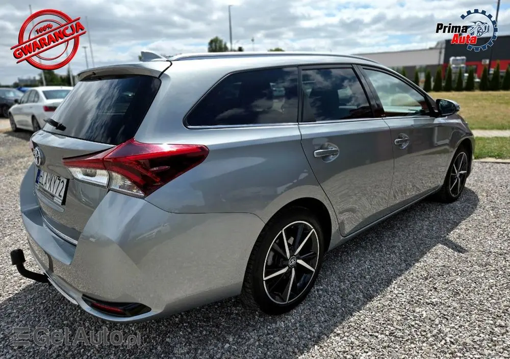 TOYOTA Auris 