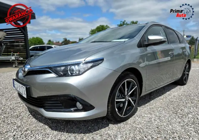 TOYOTA Auris 