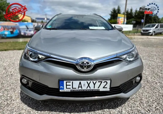 TOYOTA Auris 