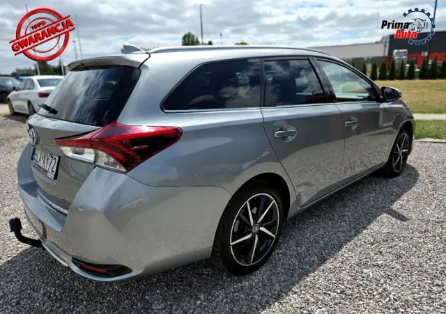 TOYOTA Auris 