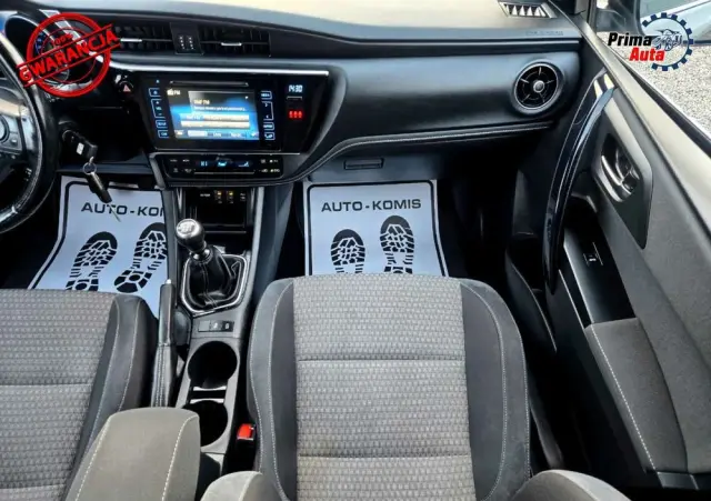 TOYOTA Auris 