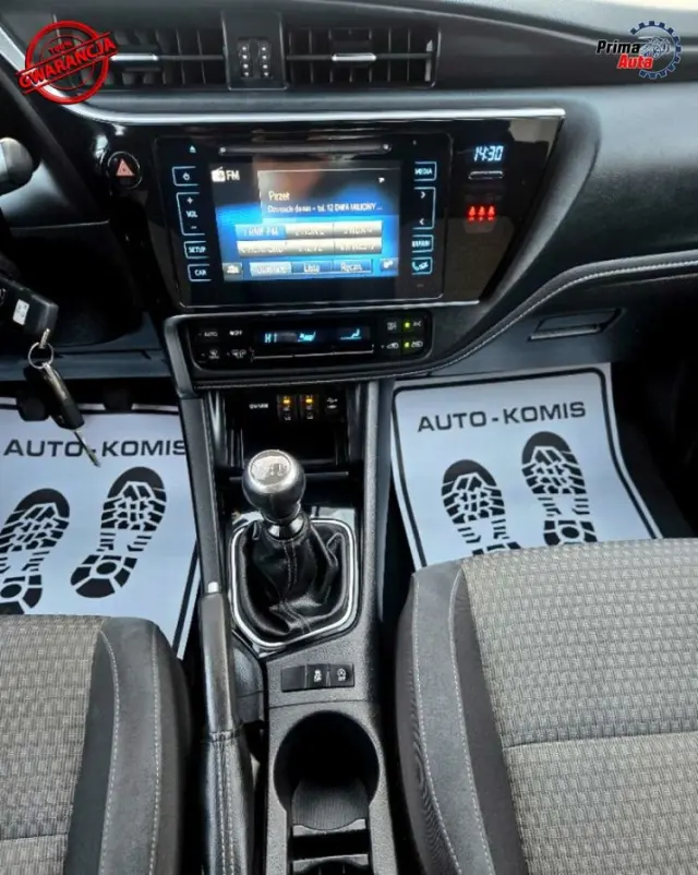 TOYOTA Auris 