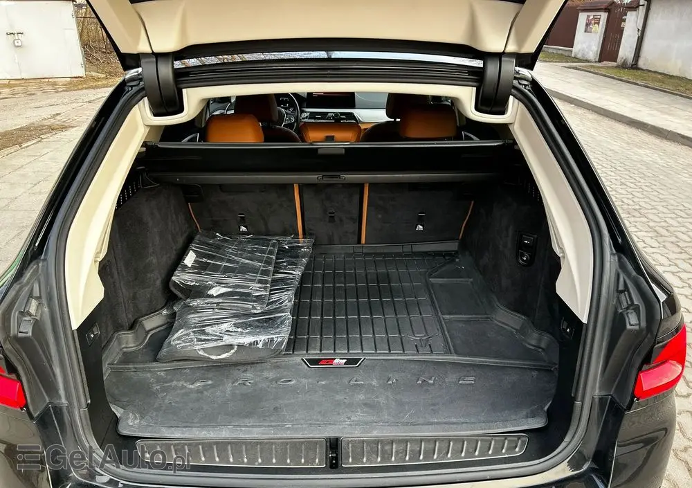 BMW Seria 5 520d Luxury Line