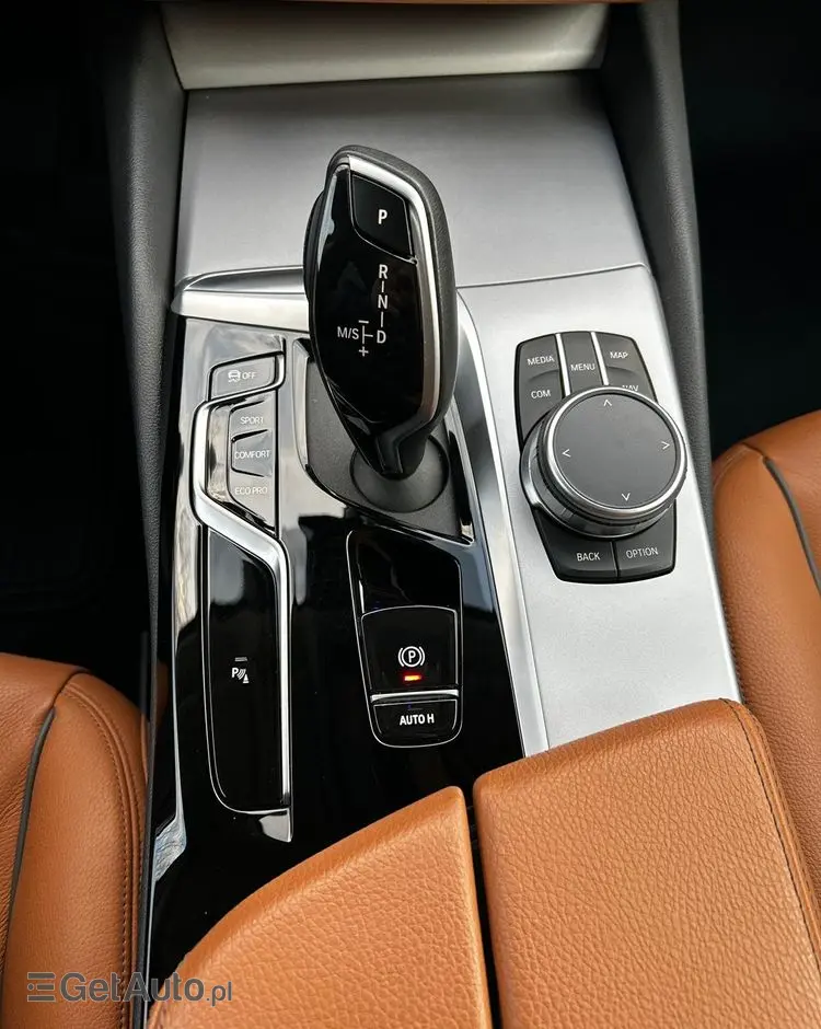 BMW Seria 5 520d Luxury Line