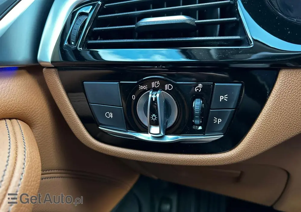 BMW Seria 5 520d Luxury Line