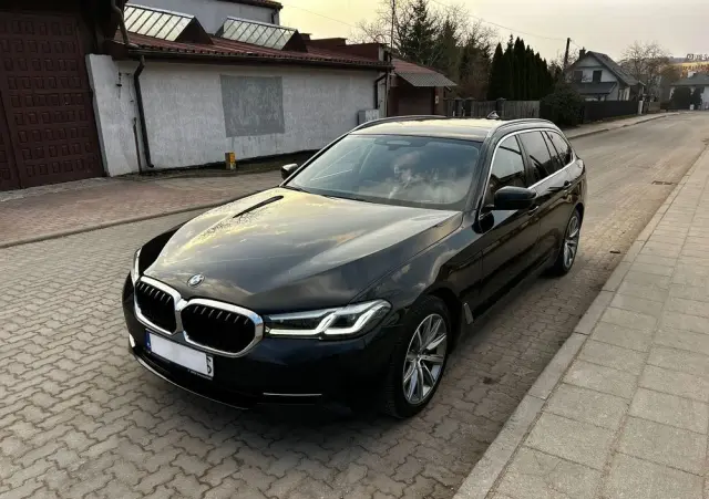 BMW Seria 5 520d Luxury Line