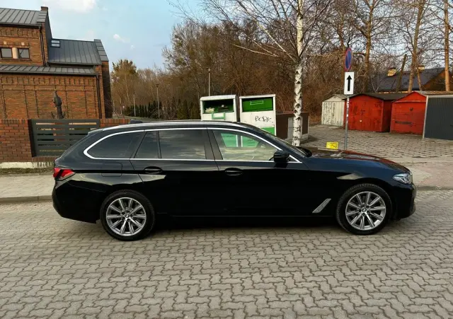 BMW Seria 5 520d Luxury Line