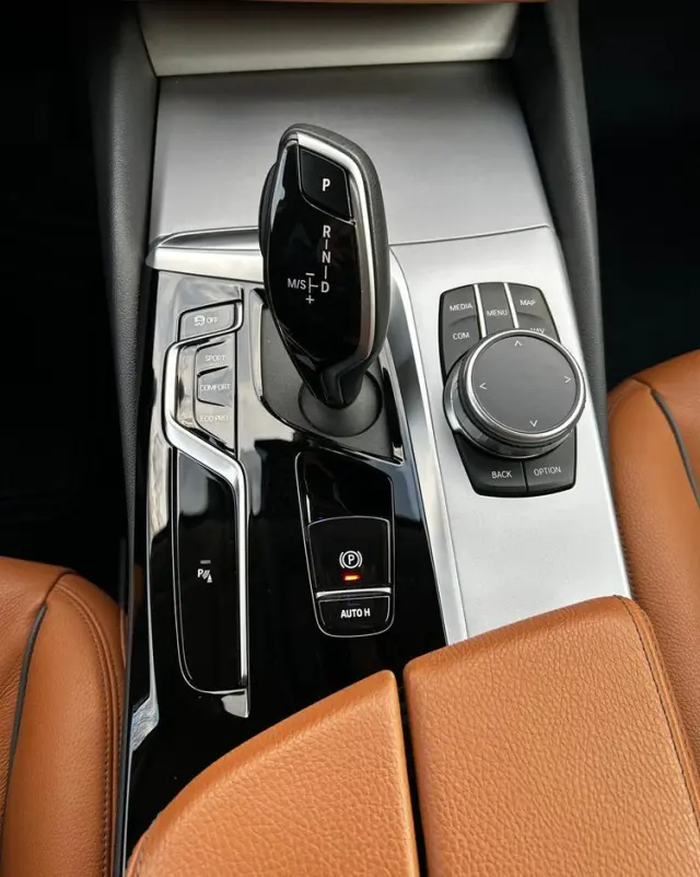 BMW Seria 5 520d Luxury Line