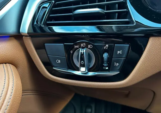 BMW Seria 5 520d Luxury Line