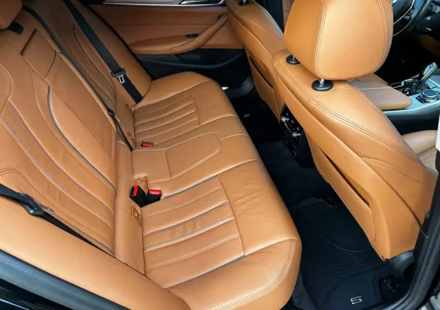 BMW Seria 5 520d Luxury Line