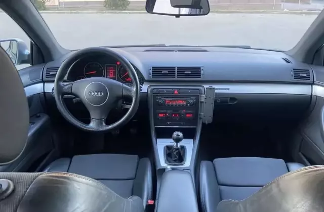 AUDI A4 