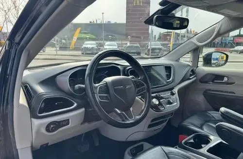 CHRYSLER Pacifica 