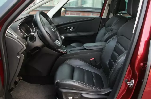 RENAULT Grand Scenic 