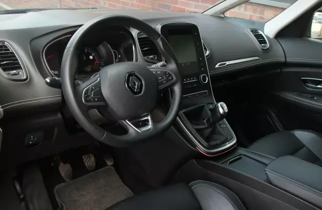 RENAULT Grand Scenic 