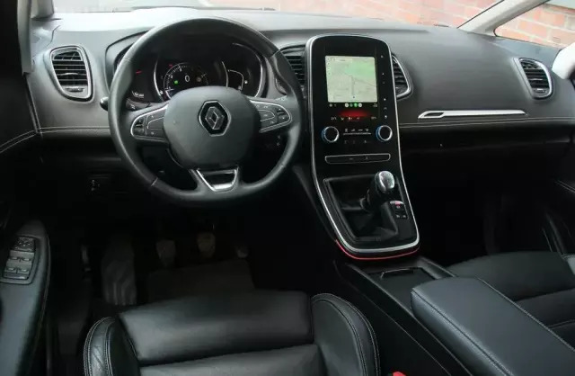 RENAULT Grand Scenic 