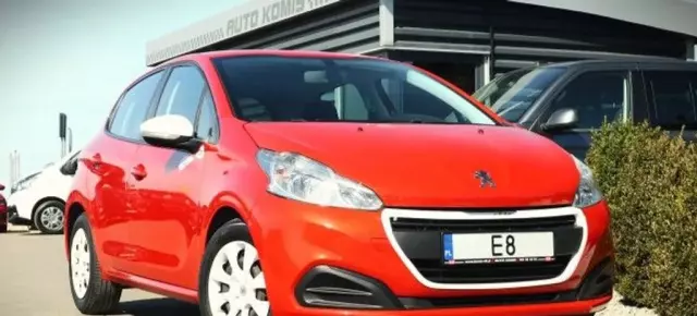 PEUGEOT 208 