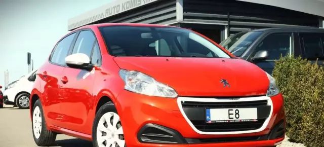 PEUGEOT 208 