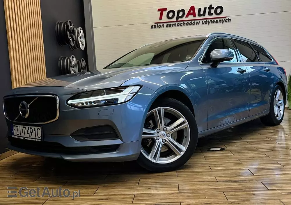 VOLVO V90 D4 Momentum Pro