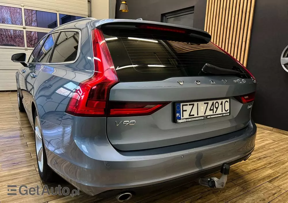 VOLVO V90 D4 Momentum Pro