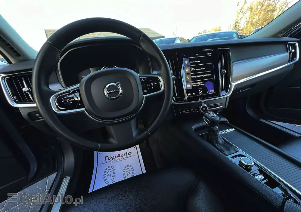 VOLVO V90 D4 Momentum Pro