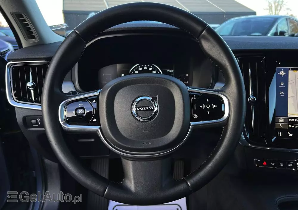 VOLVO V90 D4 Momentum Pro