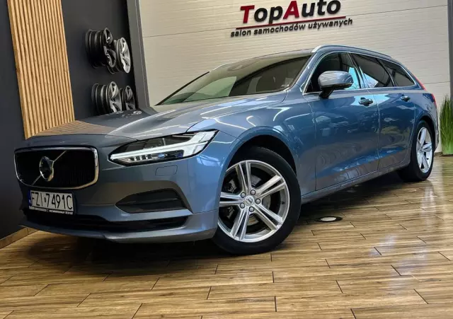 VOLVO V90 D4 Momentum Pro