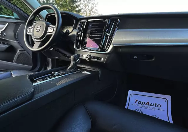 VOLVO V90 D4 Momentum Pro