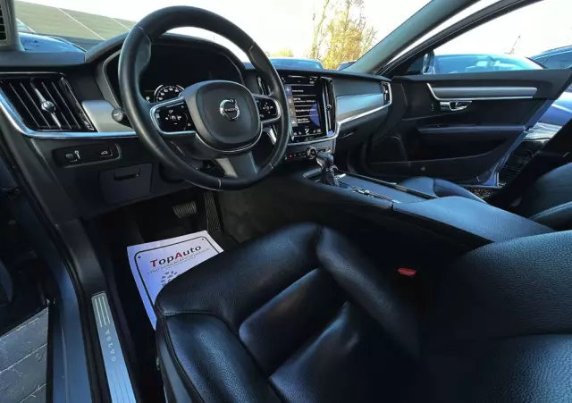 VOLVO V90 D4 Momentum Pro