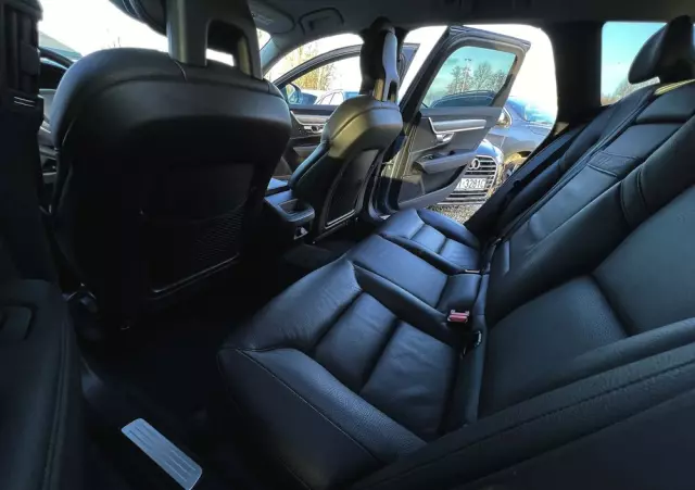 VOLVO V90 D4 Momentum Pro