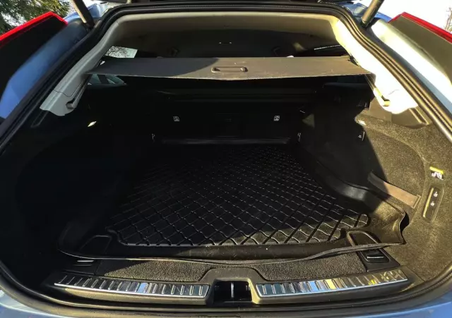VOLVO V90 D4 Momentum Pro