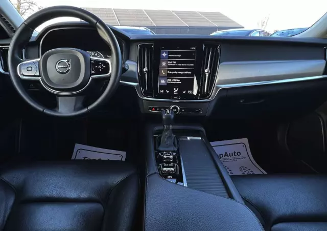 VOLVO V90 D4 Momentum Pro