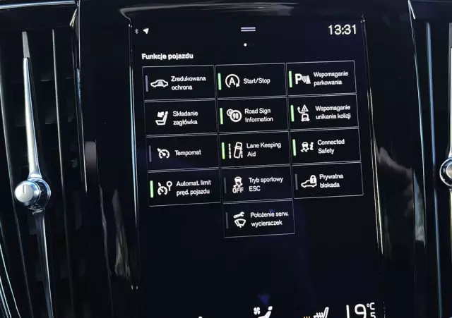 VOLVO V90 D4 Momentum Pro