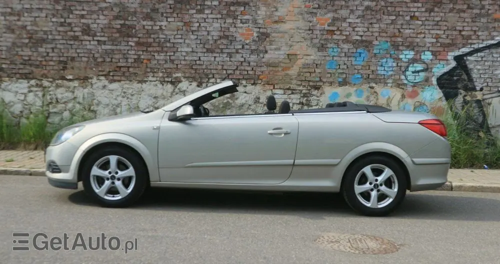 OPEL Astra GTC 1.6 Edition