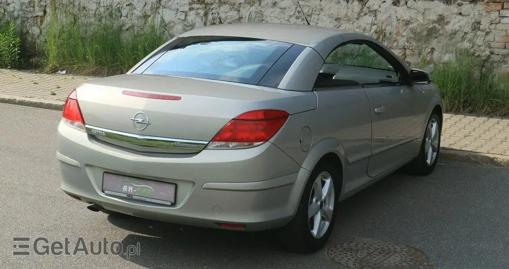 OPEL Astra GTC 1.6 Edition