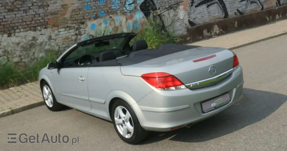 OPEL Astra GTC 1.6 Edition